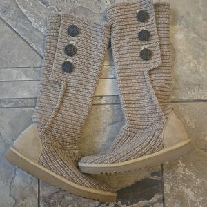 UGG Cardy Boots. Size 7